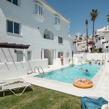 Apartment Captivating 2 Bedroom In Popular Nueva Andalucia Close To Centro Plaza
