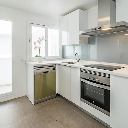 Captivating 2 Bedroom In Popular Nueva Andalucia Close To Centro Plaza Apartment *