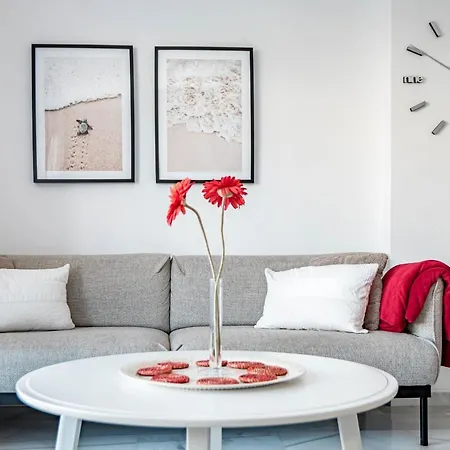 Captivating 2 Bedroom In Popular Nueva Andalucia Close To Centro Plaza Apartment