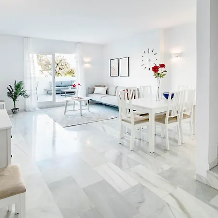 Apartment Captivating 2 Bedroom In Popular Nueva Andalucia Close To Centro Plaza Marbella