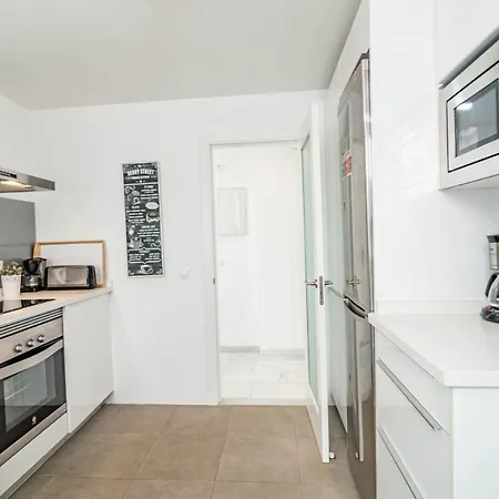 Captivating 2 Bedroom In Popular Nueva Andalucia Close To Centro Plaza Marbella