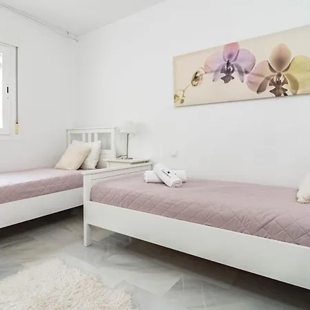 Captivating 2 Bedroom In Popular Nueva Andalucia Close To Centro Plaza Marbella