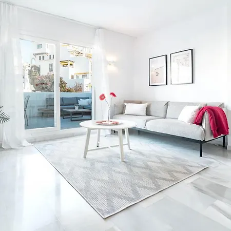 Apartment Captivating 2 Bedroom In Popular Nueva Andalucia Close To Centro Plaza